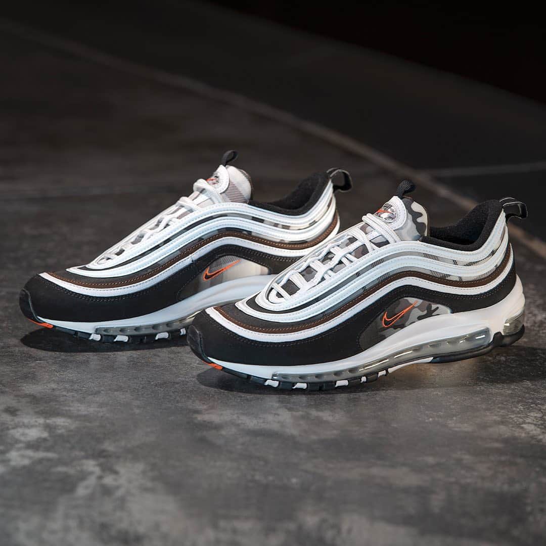 Foot Lockerさんのインスタグラム写真 - (Foot LockerInstagram)「Time to stand out! #nike Remix Pack available online & In-store. AM97 & AM Plus is in-store only.」8月15日 23時00分 - footlocker