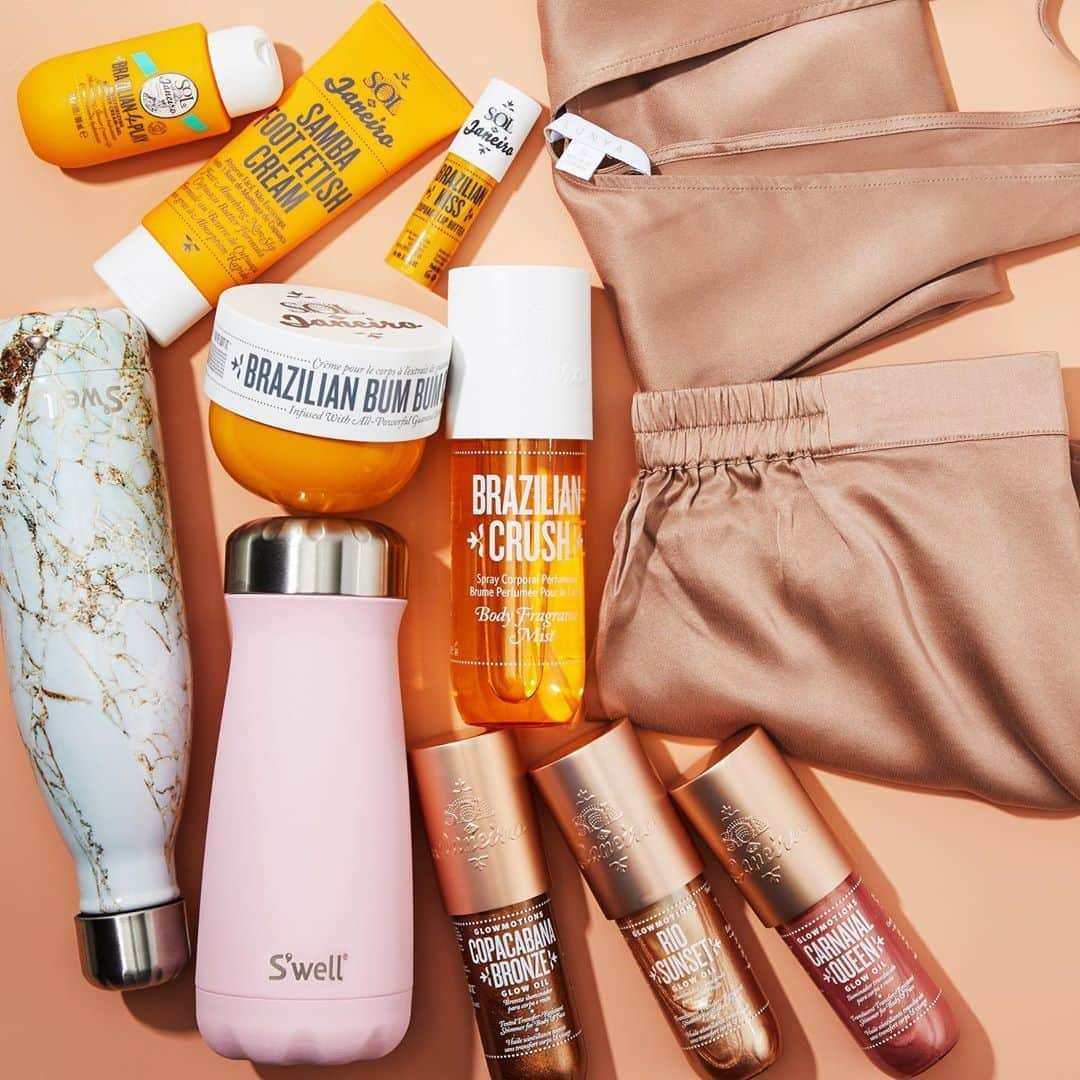 ipsyさんのインスタグラム写真 - (ipsyInstagram)「🤩GIVEAWAY TIME!🤩 5 lucky Ipsters will win a $100 @swellbottle credit, cozy @lunya sleepwear, and @soldejaneiro products to help celebrate #nationalrelaxationday in style. Here’s how to enter👇  1. Follow @IPSY, @SWELLBOTTLE, @SOLDEJANEIRO, AND @LUNYA 2. Like this post 3. Tag 2 friends 4. Use #IPSY and #GIVEAWAY Deadline to enter is 8/18/20 at 11:59 p.m. PST and the winner will be announced by 9/2/20. ⁠To enter this giveaway, you must be 18 years old or older and a resident of the U.S. or Canada (excluding the Province of Quebec). By posting your comment with these hashtags, you agree to be bound by the terms of the Official Giveaway Rules at www.ipsy.com/contest-terms. This giveaway is in no way sponsored, endorsed or administered by, or associated with, Instagram.」8月16日 4時31分 - ipsy