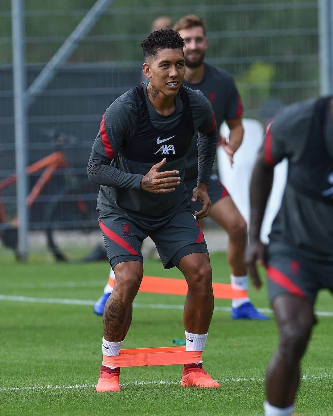 ロベルト・フィルミーノさんのインスタグラム写真 - (ロベルト・フィルミーノInstagram)「Back to training 🙌🏼💪🏽」8月16日 4時32分 - roberto_firmino