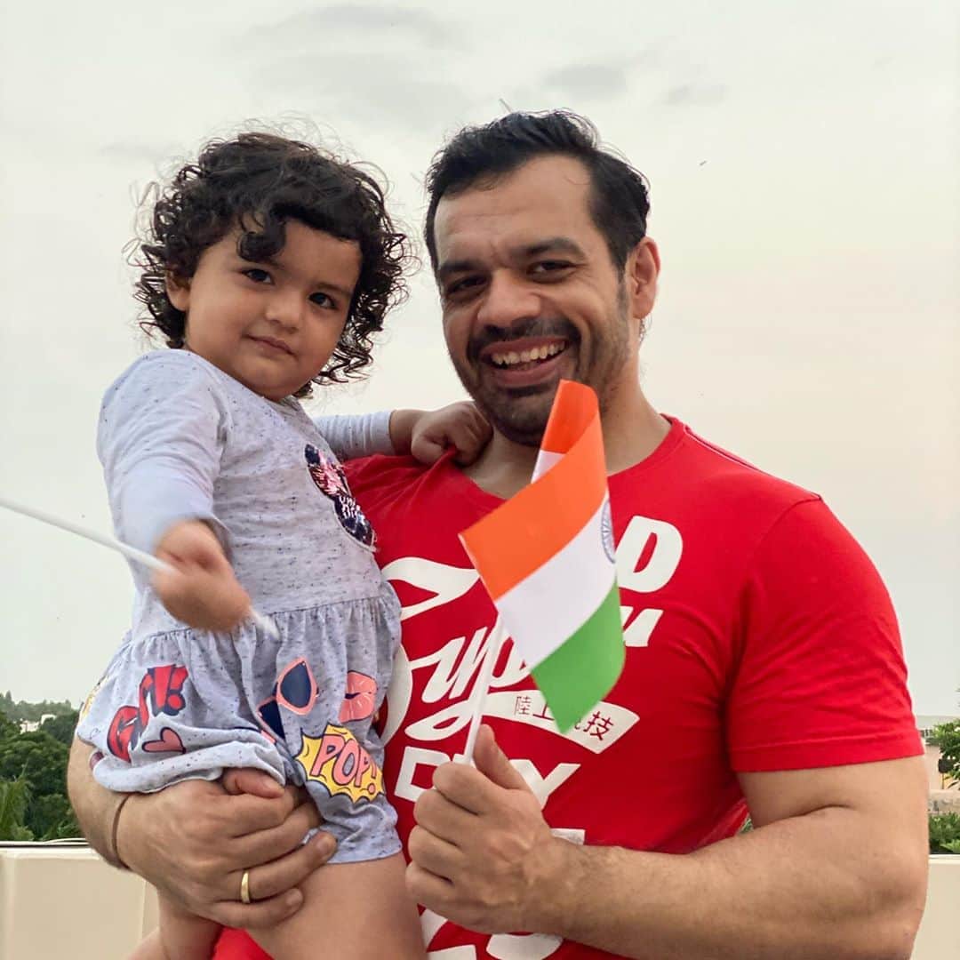 Gaurav Tanejaさんのインスタグラム写真 - (Gaurav TanejaInstagram)「Happy Independence Day everyone. Let’s be proud of the rich history, diversity this nation has. . Let’s become a little better citizens by being a little more considerate towards each other. . Jai Hind.  This day goes out to our forces at the borders and inland.  . #independenceday #JaiHind #flyingbeast」8月15日 23時07分 - taneja.gaurav
