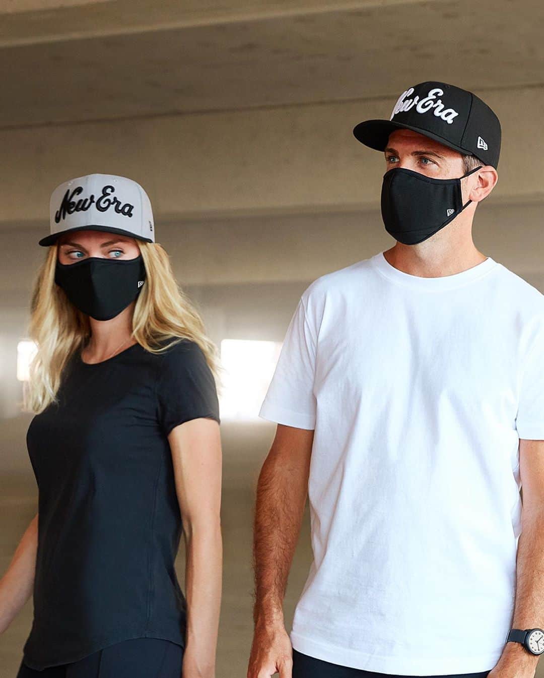 ニューエラ・キャップのインスタグラム：「Available now at neweracap.com, New Era branded face masks in Black and Navy color-ways.   Featuring a reusable, lightweight, moisture wicking material, tri-layer filtering design, flexible nose piece, and adjustable ear straps. Additional color-way and team options to come.   Link in bio.   *Mask is not a medical device; not for use in healthcare, medical or clinical environments; not intended or approved to prevent or protect against any illness or disease or infection.」