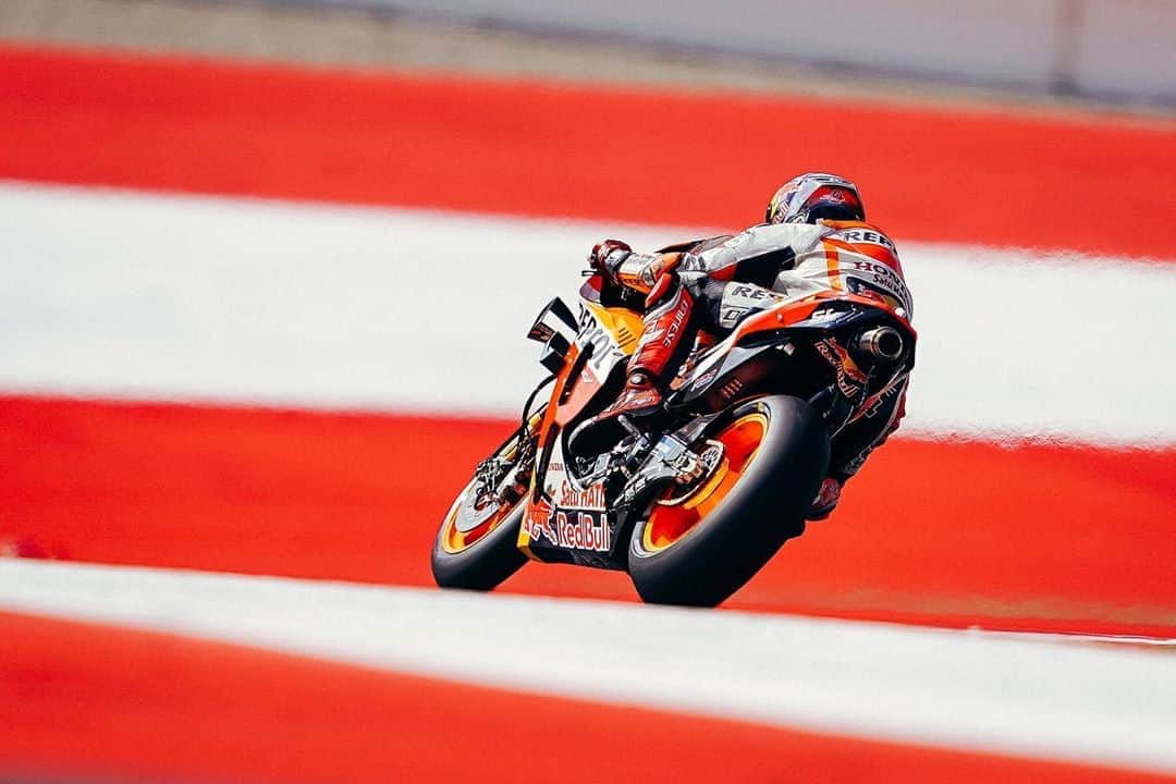 レプソル・ホンダのインスタグラム：「Any guesses where the Red Bull Ring is located? ⠀⠀⠀⠀⠀⠀⠀⠀⠀ 🇦🇹 #AustrianGP #MotoGP #AM73 #AlexMarquez #SB6 #StefanBradl #Repsol #Honda #RepsolHonda #HRC #RC213V #ThePowerOfDreams #Racing #Motorcycle #Team #OneHeart #RedBullRing」