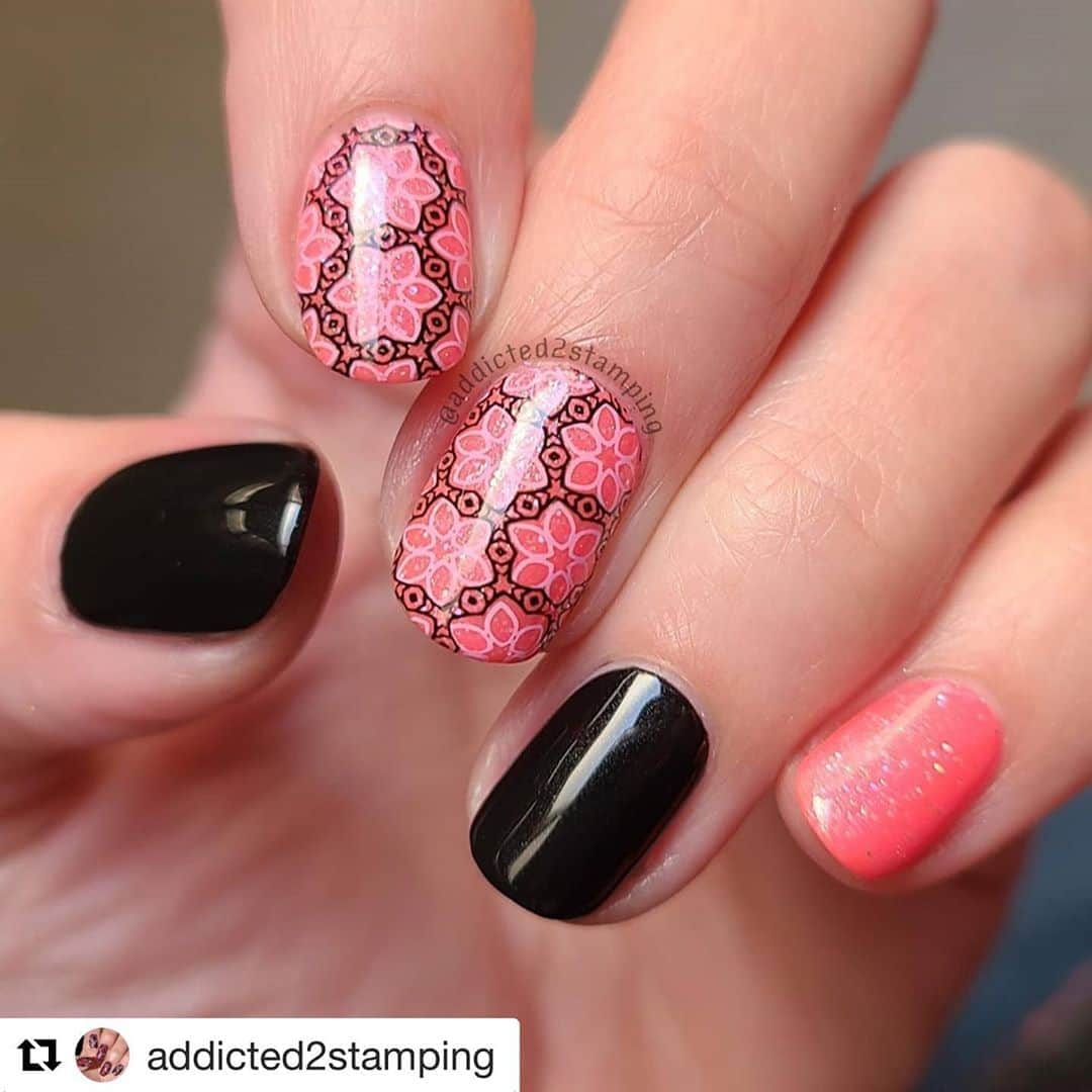 Nail Designsさんのインスタグラム写真 - (Nail DesignsInstagram)「#Repost @addicted2stamping  ・・・ The pink, #glampolish One Gem Too Many, is neon so not color accurate. I tried! Base colors: One Gem Too Many & #zoyanailpolish Raven Plate: #uberchicbeauty 17-03 Stamping polishes: #mundodeunas Black & Bikini . . . . . . . . . . . #skittlette #skittlettenails #stampednails #stampingnailart #nailstampingart #nailstamps #pinkandblacknails #blackandpinknails #zoyaraven #shinynails #notd #addicted2stamping #nails2inspire #nailspiration #nailstagram #nailsoftheday」8月15日 23時24分 - nailartfeature