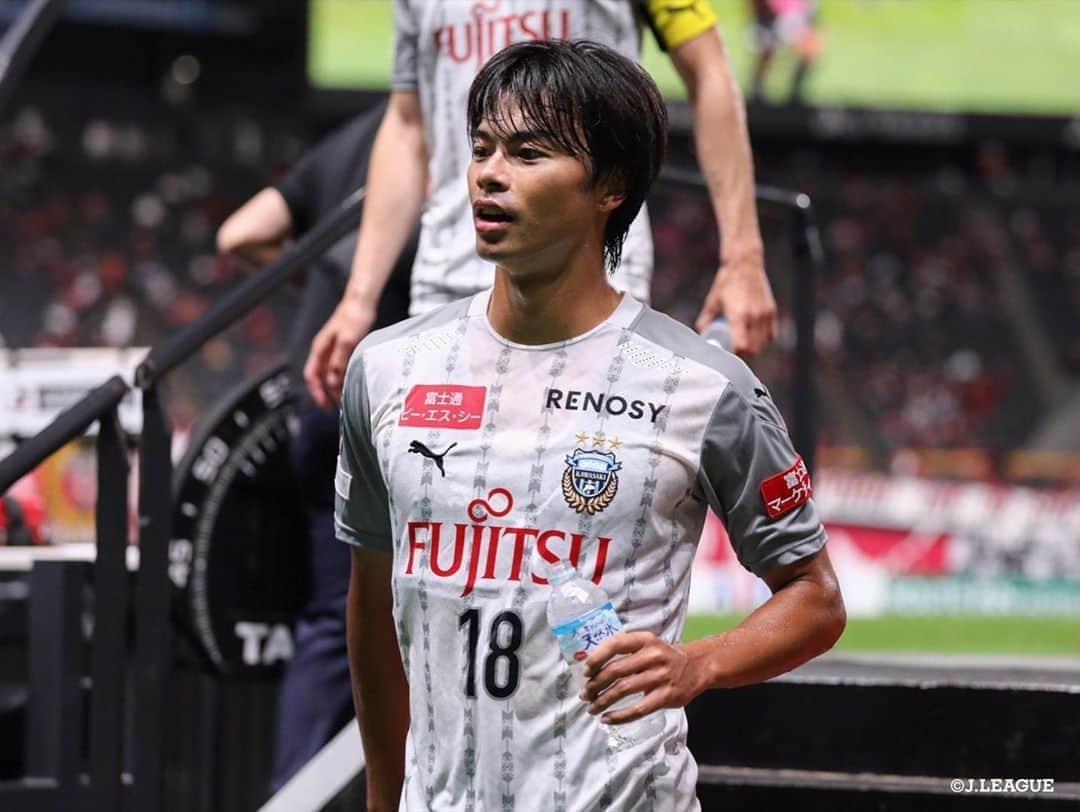 のインスタグラム：「🔥勝利を呼ぶ2ゴールを決めた 三笘薫 選手🐬  🏆明治安田生命Ｊ１リーグ　第10節 🆚#北海道コンサドーレ札幌 vs #川崎フロンターレ  🔢1-6  #Ｊリーグ #jleague  #frontale  #kawasaki #川崎フロンターレ #三笘薫  #soccer #soccerlife #soccergame #soccerphotography #⚽️ #goal #ゴール #excited #興奮 #smile #😊  #18 #mf  #🔥  #ピックアップ #niceshot #bestshot #📸」