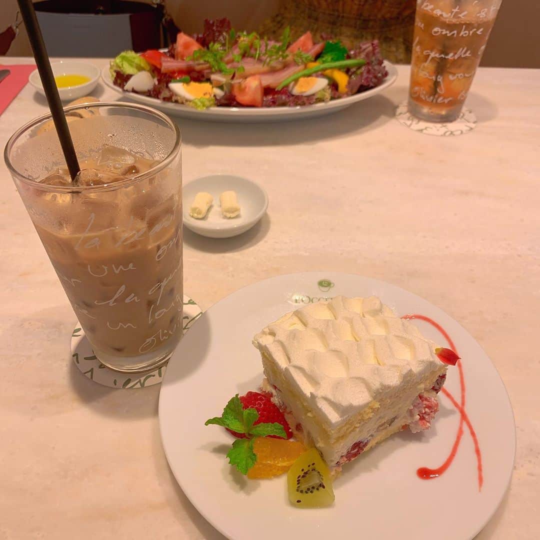 のインスタグラム：「#カフェ #loccitane  #cafe #かわいい #メンバー #かわいい #幸せ」