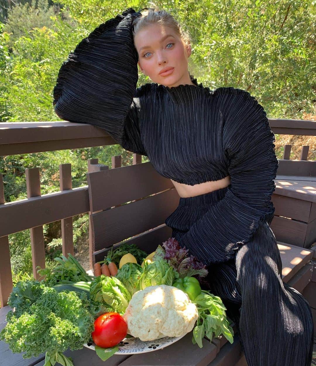 エルザ・ホスクさんのインスタグラム写真 - (エルザ・ホスクInstagram)「Who doesn’t love a Veggie delivery🥦🥕🥒🥬🍆🍅」8月15日 23時58分 - hoskelsa