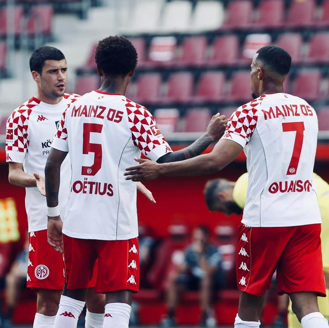 1.FSVマインツ05さんのインスタグラム写真 - (1.FSVマインツ05Instagram)「Siegen tut gut, auch wenn es noch nicht um Punkte geht! 🤟🔴⚪️ #Mainz05 #Testspiel 🆚 @wuerzburgerkickers1907 #Fußball #Preseason #Vorbereitung」8月16日 0時01分 - 1fsvmainz05