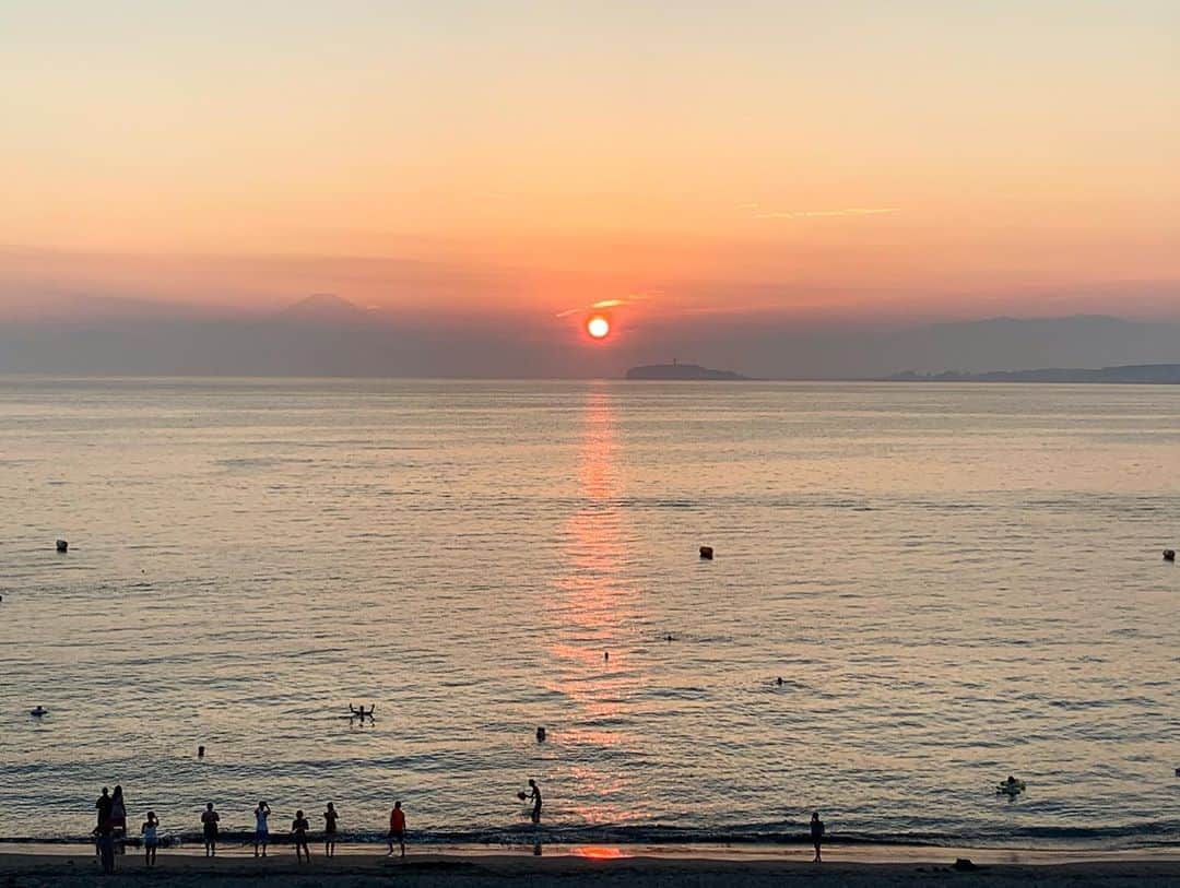 坂本美雨さんのインスタグラム写真 - (坂本美雨Instagram)「あの日もきっと同じように 美しい夕焼けだったのだろうな。 #終戦記念日」8月16日 0時12分 - miu_sakamoto