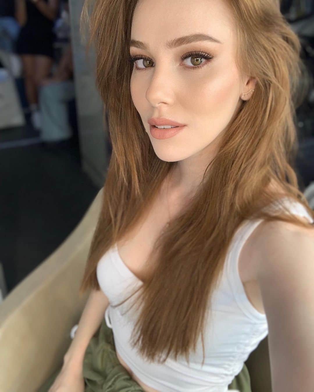 Elcin Sanguのインスタグラム：「Yeni heyecanlar,güzel başlangıçlar 😊 @hamiyetakpinar 😘」