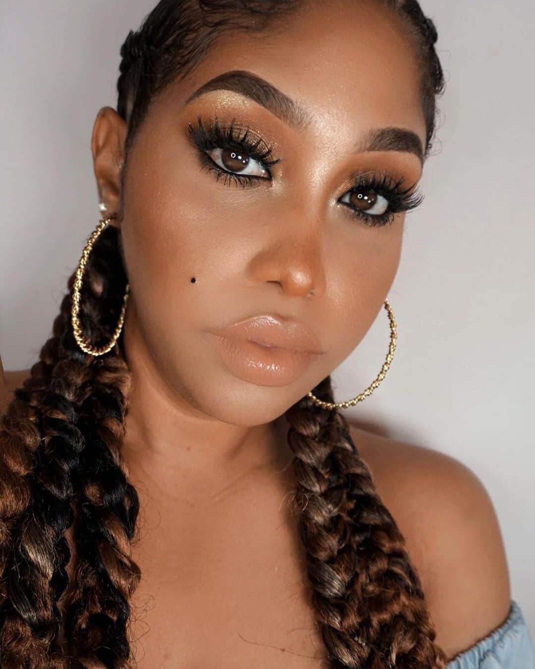 COVERGIRLさんのインスタグラム写真 - (COVERGIRLInstagram)「@makeupbybellenoelle is lookin absolutely fierce with this glam. 🤩 💛Check out her product deets below. ⏬ 💛#FullSpectrum Matte Ambition Foundation in 'Medium Golden' 💛#CleanProfessional Loose Powder in 'Translucent Honey' and 'Translucent Medium' 💛#FullSpectrum So Saturated Eyeshadow Palettes in 'Reverence' & 'Zodiac' 💛#GetInLine Liquid Eyeliner in 'Major Matte Black' 💛FullSpectrum Sculpt Expert Multiuse Cheek Palette in 'Bronze Flame' & 'Blush Touch' 💛#MeltingPoutMatte Liquid Lipstick in '340-Current Nude'  #EasyBreezyBeautiful #COVERGIRLMADE #COVERGIRLCrueltyFree #CrueltyFree」8月16日 0時15分 - covergirl