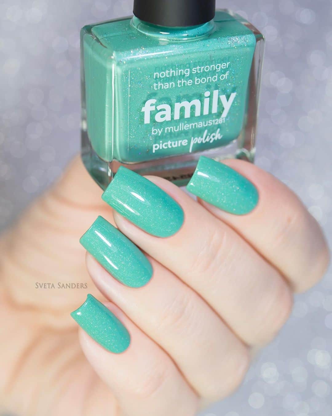 Sveta Sandersのインスタグラム：「#PicturePolish Family от @picturepolish 💚」