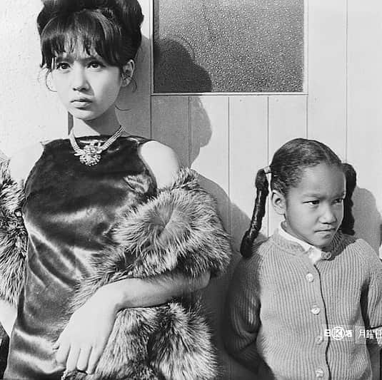 大森美希さんのインスタグラム写真 - (大森美希Instagram)「Today’s film “Getsuyobi no Yuka (Only on Mondays)” by Kô Nakahira, with Mariko Kaga, Akita Nakao (1964)  今日の映画『月曜日のユカ』(1964年) 『狂った果実』の中平康監督、加賀まりこ主演  若き日の加賀まりこさんがとってもコケットでかわいい。ボーイフレンド役の中尾彬さんも若々しくて新鮮。  #todaysfilm #leslundisdeyuka #onlyonmondays #getsuyobinoyuka #marikokaga #konakahira #japanesemovie #filmjaponais #movie #cinema #60sstyle #sixties #60sfashion #akiranakao #japanesefilm #月曜日のユカ #加賀まりこ #道明寺のお母さん #中尾彬 #中平康 #60年代ファッション #60年代スタイル #邦画 #日活 #レトロ #シネマ #映画 #今日の映画 #お洒落な映画 #昭和レトロ」8月16日 0時45分 - mikiomori_