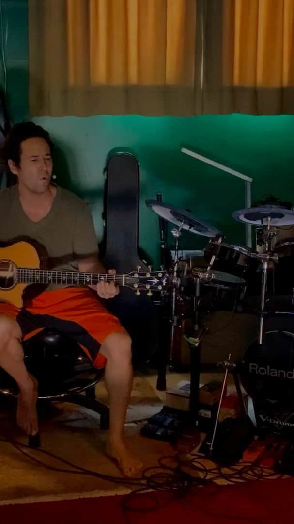 ロブ・モローのインスタグラム：「A song about a great love affair.」