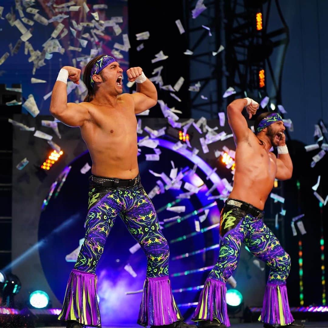 マット・ジャクソンのインスタグラム：「Loved the new gear we wore on #AEWDynamite. @couplecosplay always kills it!」