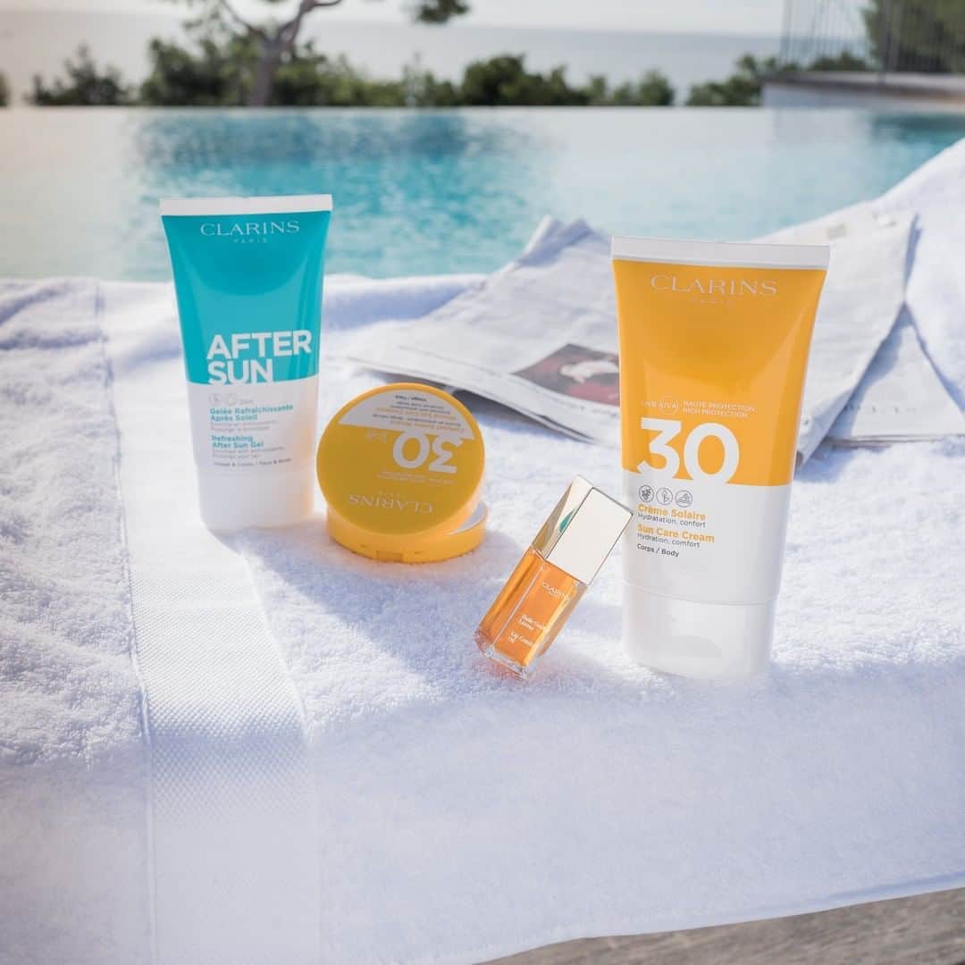 ClarinsUKさんのインスタグラム写真 - (ClarinsUKInstagram)「Vacay or Staycay this Summer? Either way, protect against the harmful effects of the sun to bring out the most beautiful tan 🌞  What are your poolside essentials? 💧  #SunCare #AfterSun #ClarinsSkinCare」8月16日 1時30分 - clarinsuk