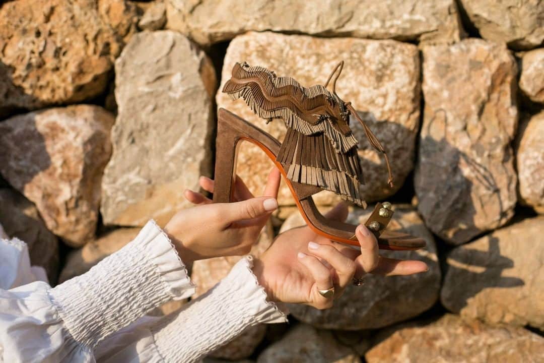 サントーニのインスタグラム：「Sofia Sanchez de Betak (@chufy) welcomed us in her beloved Mallorca, and guided us in the discovery the magic angles of the island. In respect of the oceans and beaches, these creations capture the colors and shades of beautiful landscapes of the Mediterranean island.  #SantoniChufy」