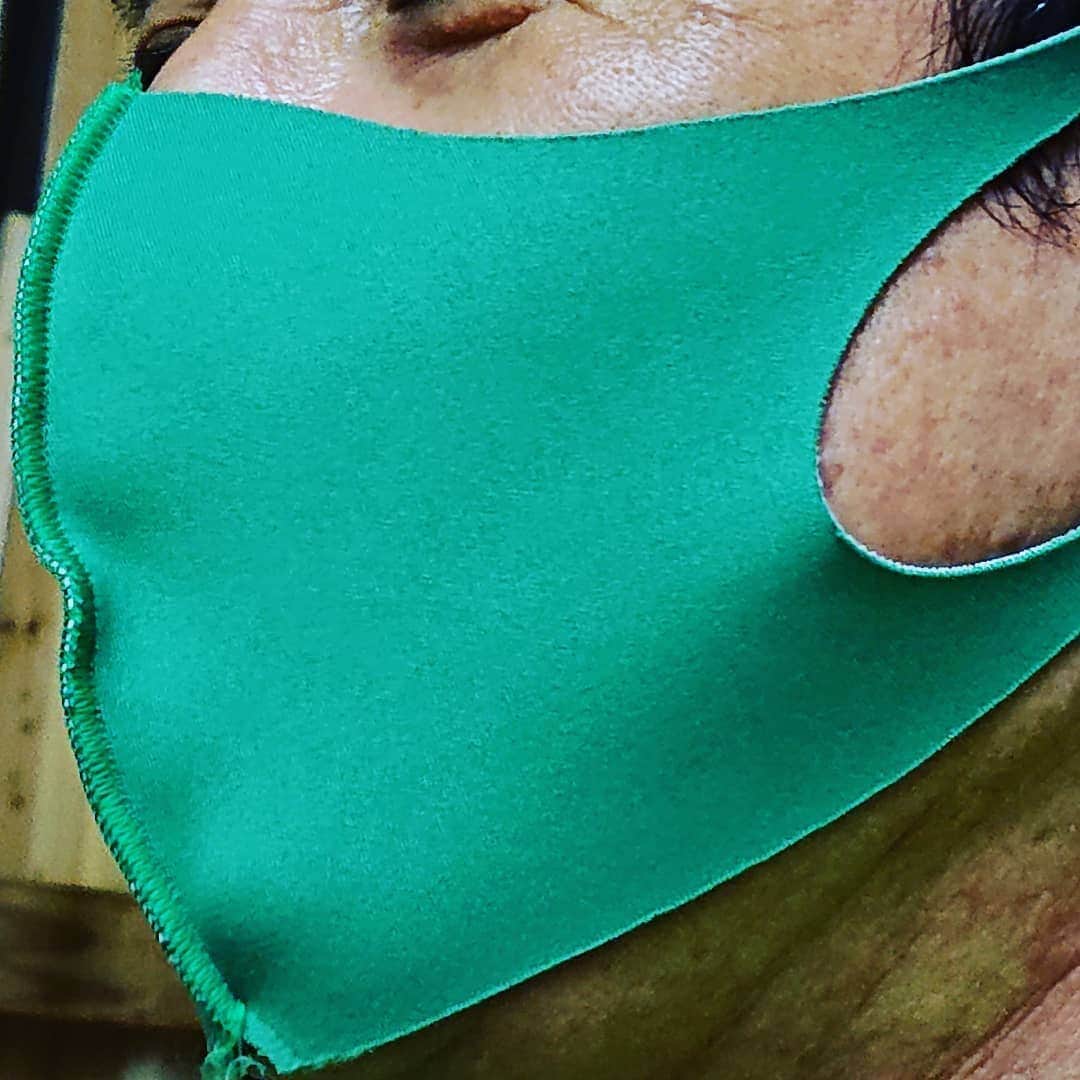 吉本新喜劇さんのインスタグラム写真 - (吉本新喜劇Instagram)「吉本新喜劇マスクコレクション☀️🍉🍧  とっても緑なマスク😊 果たして誰でしょうか⁉️  新喜劇で緑と言えば・・・  #吉本新喜劇 #オシャレマスク  #こんなマスクあったんだー #中條健一」8月16日 1時33分 - yoshimotoshinkigeki