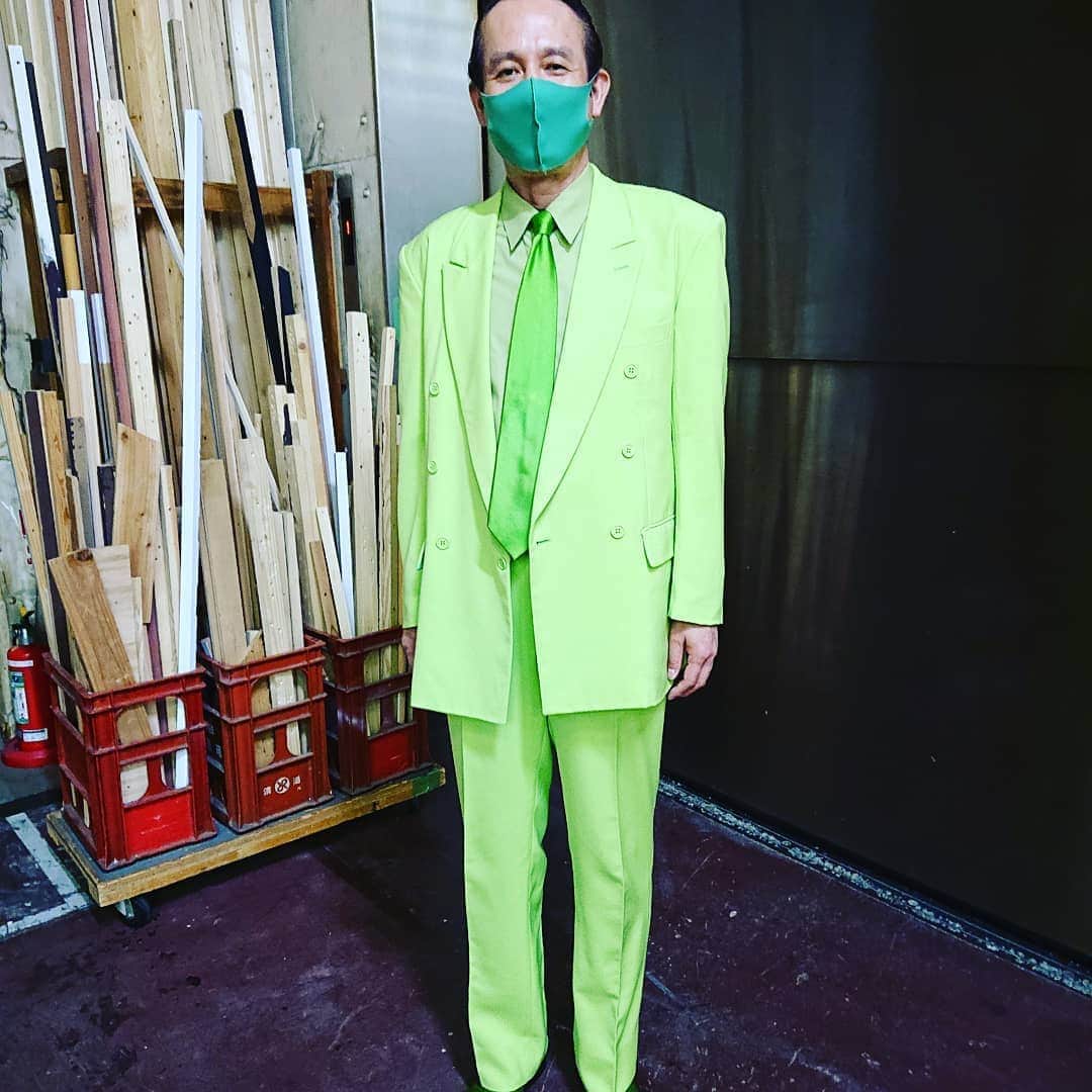 吉本新喜劇さんのインスタグラム写真 - (吉本新喜劇Instagram)「吉本新喜劇マスクコレクション☀️🍉🍧  とっても緑なマスク😊 果たして誰でしょうか⁉️  新喜劇で緑と言えば・・・  #吉本新喜劇 #オシャレマスク  #こんなマスクあったんだー #中條健一」8月16日 1時33分 - yoshimotoshinkigeki