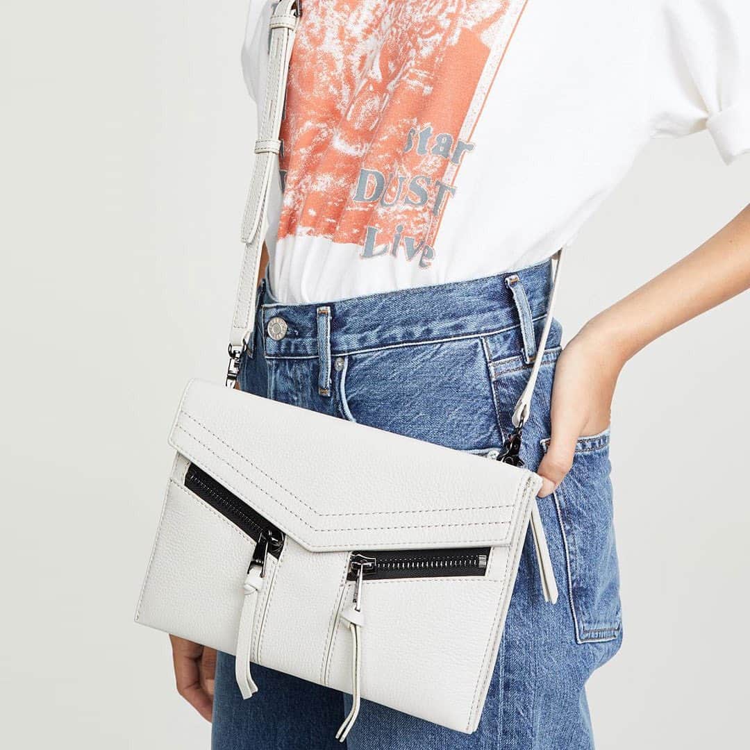 ボトキエのインスタグラム：「Saturday steals • shop the Trigger crossbody at $49, this weekend only! • #botkier #weekendsale」