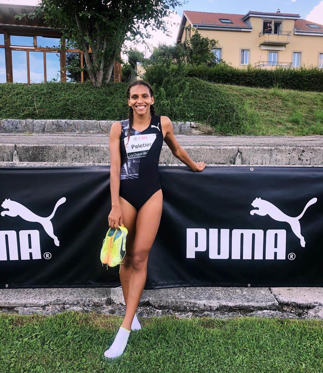 のインスタグラム：「Très heureuse de pouvoir à nouveau courir en compétition. Maintenant au boulot ⚒ @puma @bensoreau @dimsdems @ladjidoucoure7」