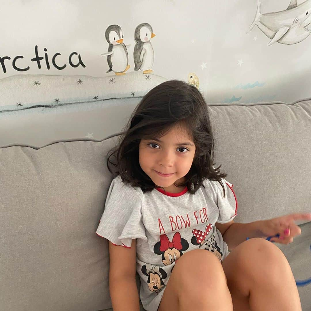 ガリー・メデルさんのインスタグラム写真 - (ガリー・メデルInstagram)「mi niña cuanto te amo 👧🏻❤️🤩🤗😍😻🥰😘 #alessandra #5añitos #lajefa #hermoshaaaaaaaa」8月16日 1時43分 - gary_medel17