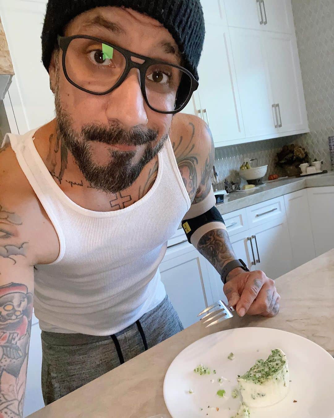 A.J.のインスタグラム：「I want to thank everyone over at @zenfoods for the best food ever and for getting me in the best shape of my life. Never in a million years did I imagine I’d be eating green vegetables at breakfast, or at all, but gotta get my veggies in, kids!!!」
