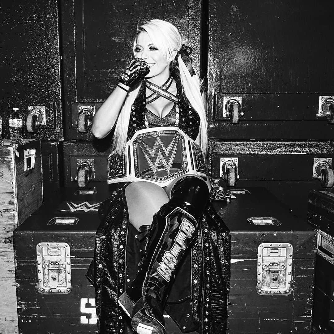WWEさんのインスタグラム写真 - (WWEInstagram)「Check out today’s Story for photos of #SummerSlam like you’ve never seen before!」8月16日 2時00分 - wwe