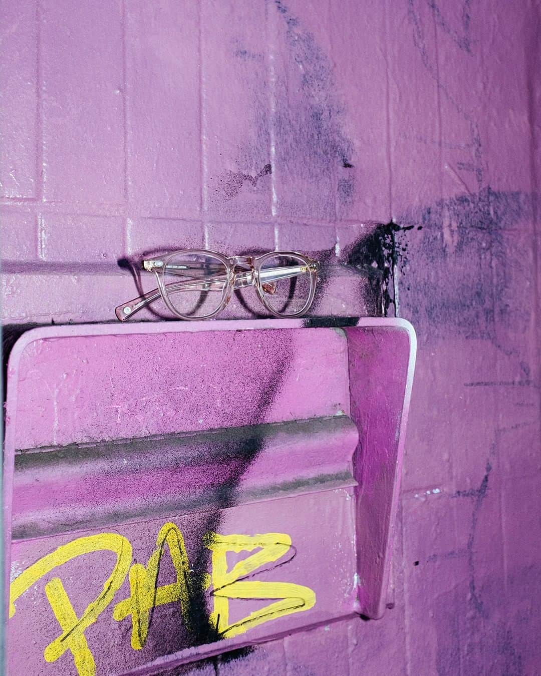 ジーエルシーオーのインスタグラム：「purp and yellow.」