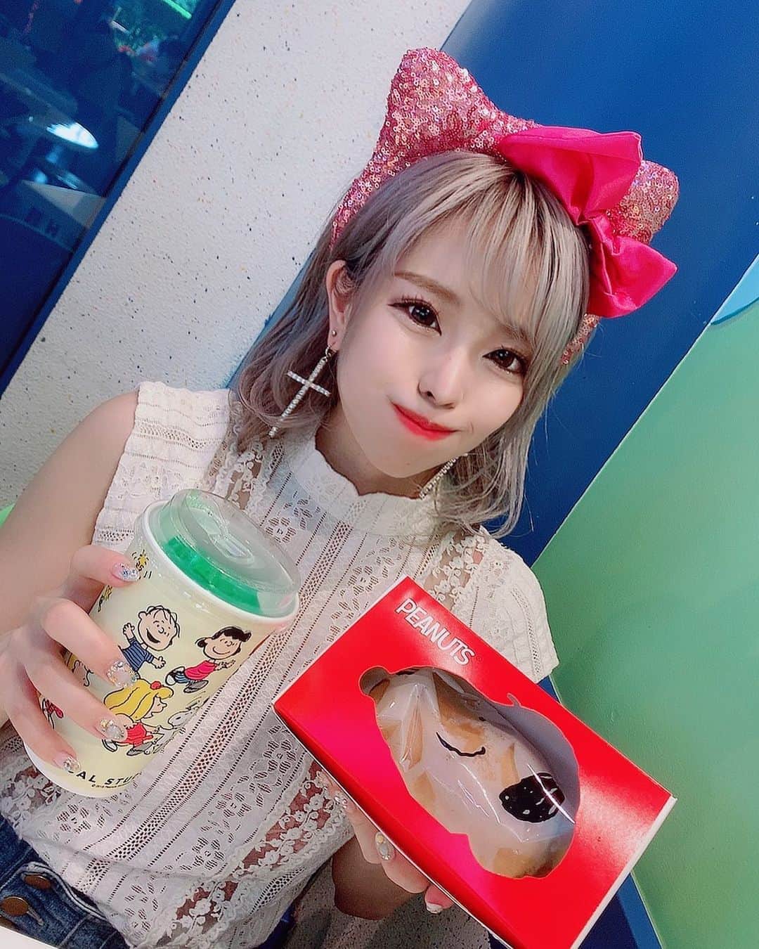 あんじゅのインスタグラム：「♡ ． 早起き出来ますよーに( ˘꒳​˘ )ｽﾔｧ… .  ． ．  #Burlesque #バーレスク #バーレスク東京 #大阪 #バーレスク大阪 #北新地 #ミナミ #キャバ嬢 #ホスト #歌舞伎町 #ダンサー #Japanesegirl #自発ください  #ギャルメイク #グラビア  #金髪ボブ #ギャル #加工厨 #ジャニオタ #スレンダー #エロ可愛い #ビキニギャル #撮影会 #雰囲気好きな人いいね #自撮り界隈  #1mmでもいいなと思ったらいいね #被写体  #ユニバ #usj #ユニバコーデ」