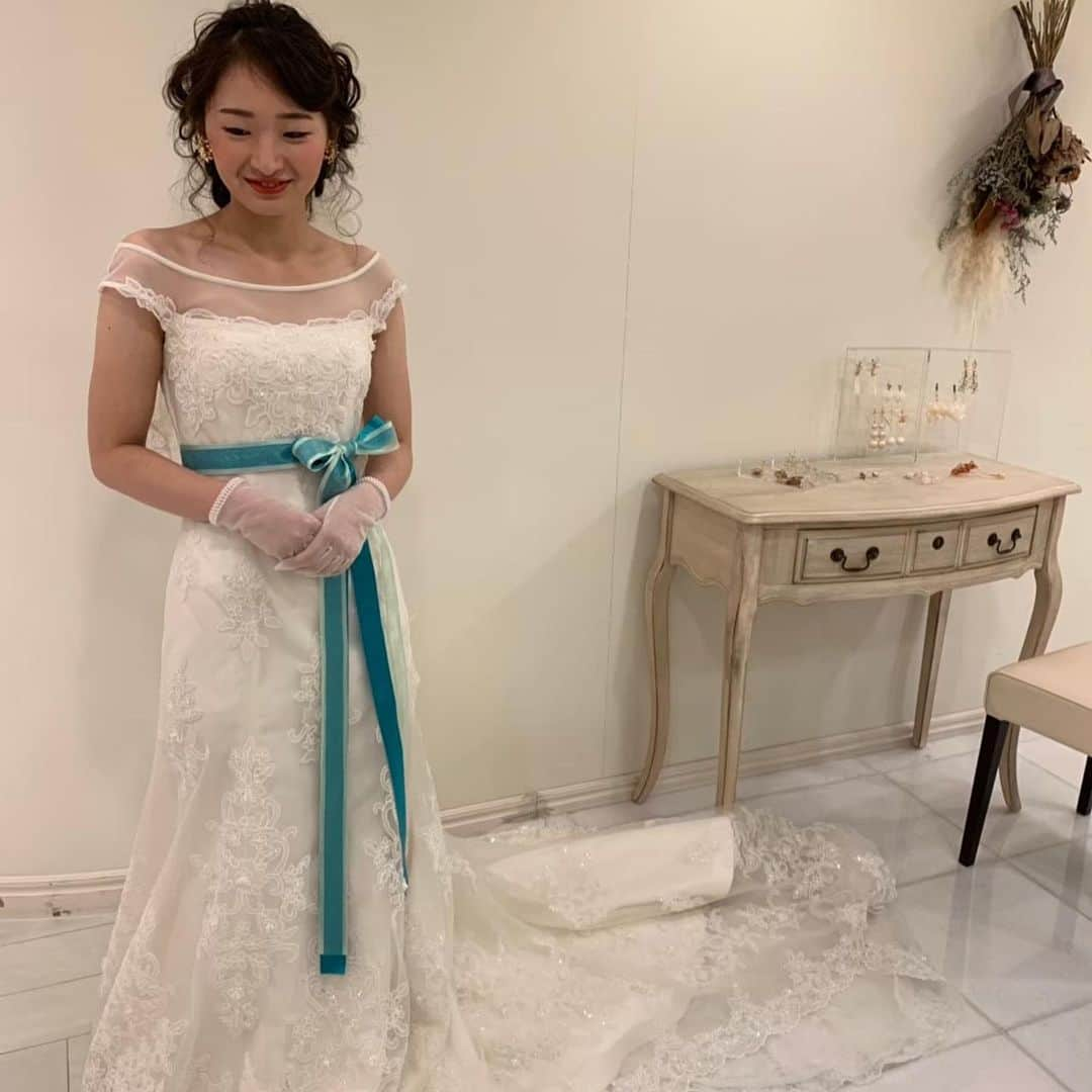 アールベルアンジェNagoyaさんのインスタグラム写真 - (アールベルアンジェNagoyaInstagram)「@art_bell_ange_nagoya  weddingテーマに合わせたり 季節に合わせたり ウエストにくるリボンがアクセントで人気のアイテムです #アールベルアンジェ名古屋  #結婚式 #名古屋 #ドレスコーデ  #サッシュリボン #weddingdress  #dressy花嫁  #marry花嫁  #プレ花嫁」8月16日 2時26分 - art_bell_ange_nagoya