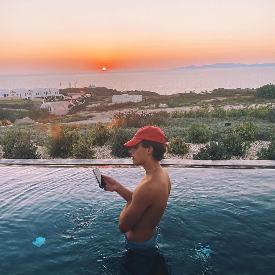 ジョニー・オーランドさんのインスタグラム写真 - (ジョニー・オーランドInstagram)「last few weeks <3 greece vid up on yt !」8月16日 2時49分 - johnnyorlando