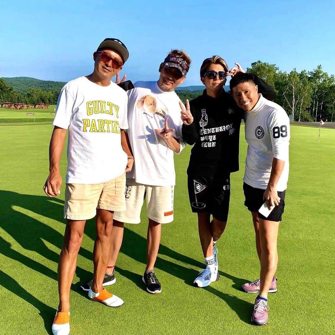 𝐂𝐇𝐈𝐊𝐀𝐑𝐀𝐏𝐚𝐫𝐭𝐲𝐊𝐢𝐧𝐠のインスタグラム：「⛳️ 〇〇ランキング1位の @koutaroshiozawa926  と2日間のラウンド😁✨ ・ 僕のゴルフ専門アカウントは @golf_party_king  ゴルフ好きな人仲良くしてくださいな😚✨ ・ ・ #golf  #golfstagram  #ゴルフ  #ゴルフ男子  #負けられない戦い」