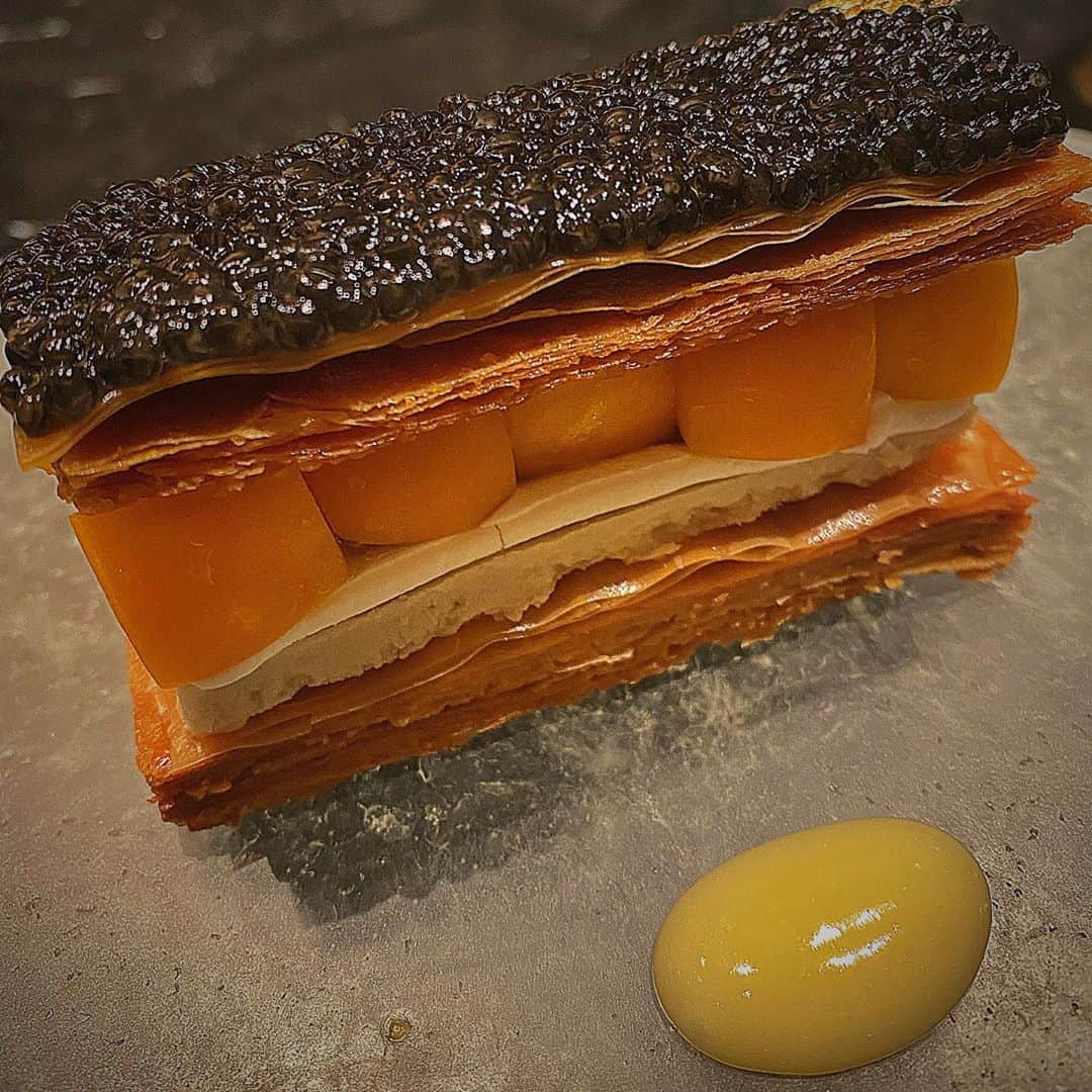 のインスタグラム：「#teriyaki #ete #caviar #groundcherry #ウニに見えて食用ホオズキとキャビアのミルフィーユ #teriyaki #夕食 #料理 #美味しい #ごはん  #food #foodlovers #foodie  #delicious #foodoftheday #foodgasm  #yum #yummy #tasty #eat #eating #hungry #foodpics #fresh #tasty #eating #foodpic #instafood https://teriyaki.me/articles/4346」
