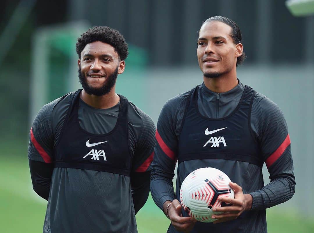 ジョー・ゴメスのインスタグラム：「Back to work 💪🏽💫🔴」