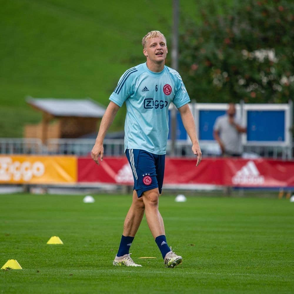 ドニー・ファン・デ・ベークさんのインスタグラム写真 - (ドニー・ファン・デ・ベークInstagram)「Training camp Austria 🇦🇹⚽️」8月16日 4時51分 - donnyvdbeek