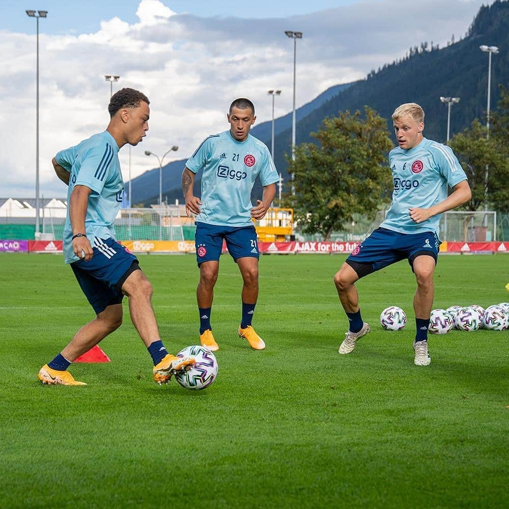 ドニー・ファン・デ・ベークさんのインスタグラム写真 - (ドニー・ファン・デ・ベークInstagram)「Training camp Austria 🇦🇹⚽️」8月16日 4時51分 - donnyvdbeek