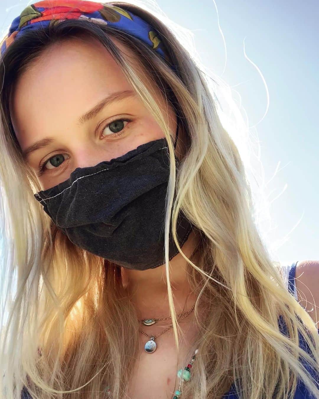 グレイシー・ドジーニーのインスタグラム：「😷💋😷」