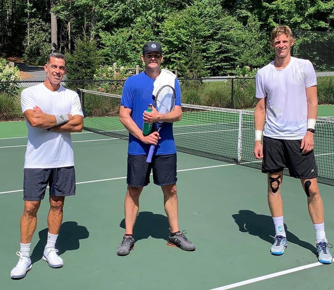 ケビン・アンダーソンのインスタグラム：「Thanks for the NY prep Andy 💪 #Repost @diegoamoyano: Great practice and lot of “brain pick ups” with these 2 great professionals」