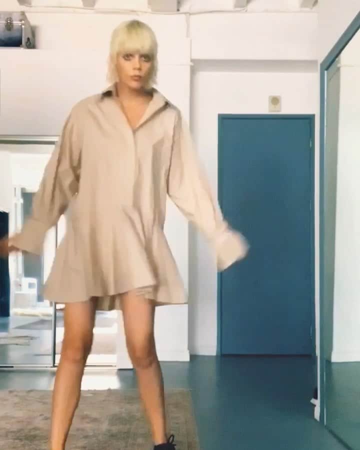 マリヤン・ジョンクマンのインスタグラム：「Are you ready for the MARJI show? Sit back, relax & enjoy! (Unfortunately no music, instagram didnt allow me to) 🍿」