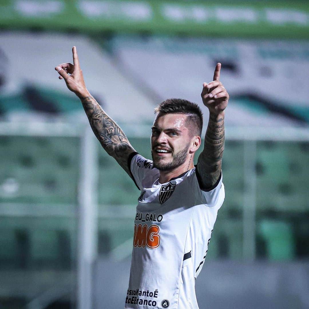 ナタンのインスタグラム：「Já estou com saudades 🤍🐔🖤」