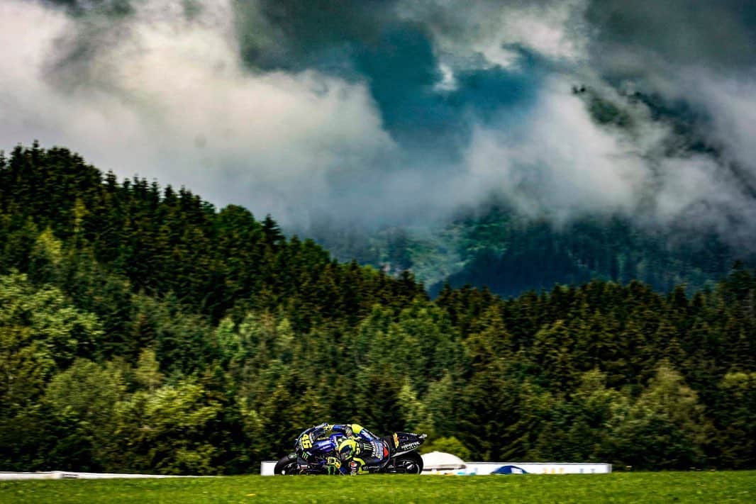 バレンティーノ・ロッシさんのインスタグラム写真 - (バレンティーノ・ロッシInstagram)「Red Bull Ring,Austria Saturday,official practice 📸 @falex79 @gigisoldano」8月16日 6時26分 - valeyellow46