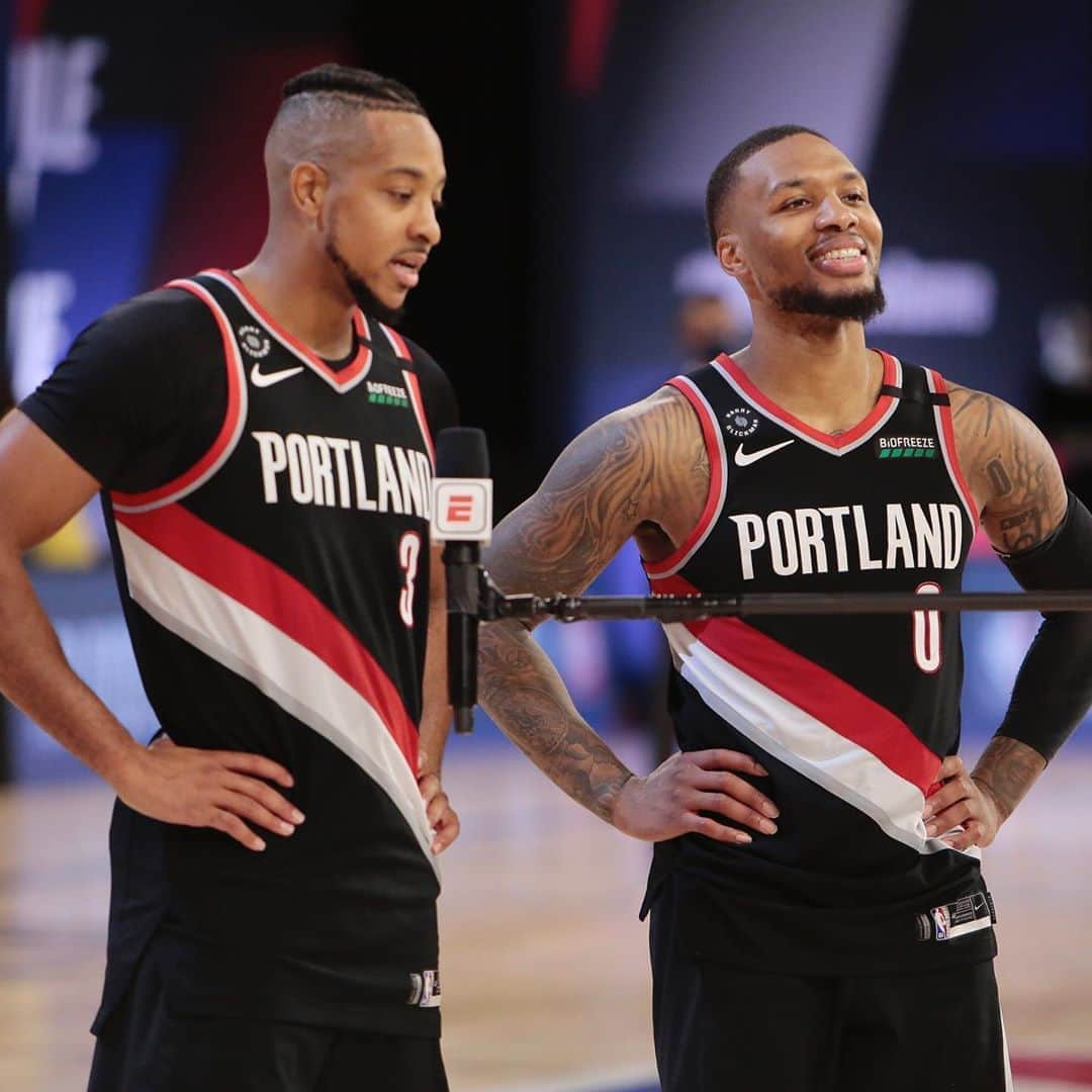 NBAさんのインスタグラム写真 - (NBAInstagram)「@damianlillard (31) and @3jmccollum (29) combine for 60 points to propel the @trailblazers to victory! #WholeNewGame」8月16日 6時58分 - nba