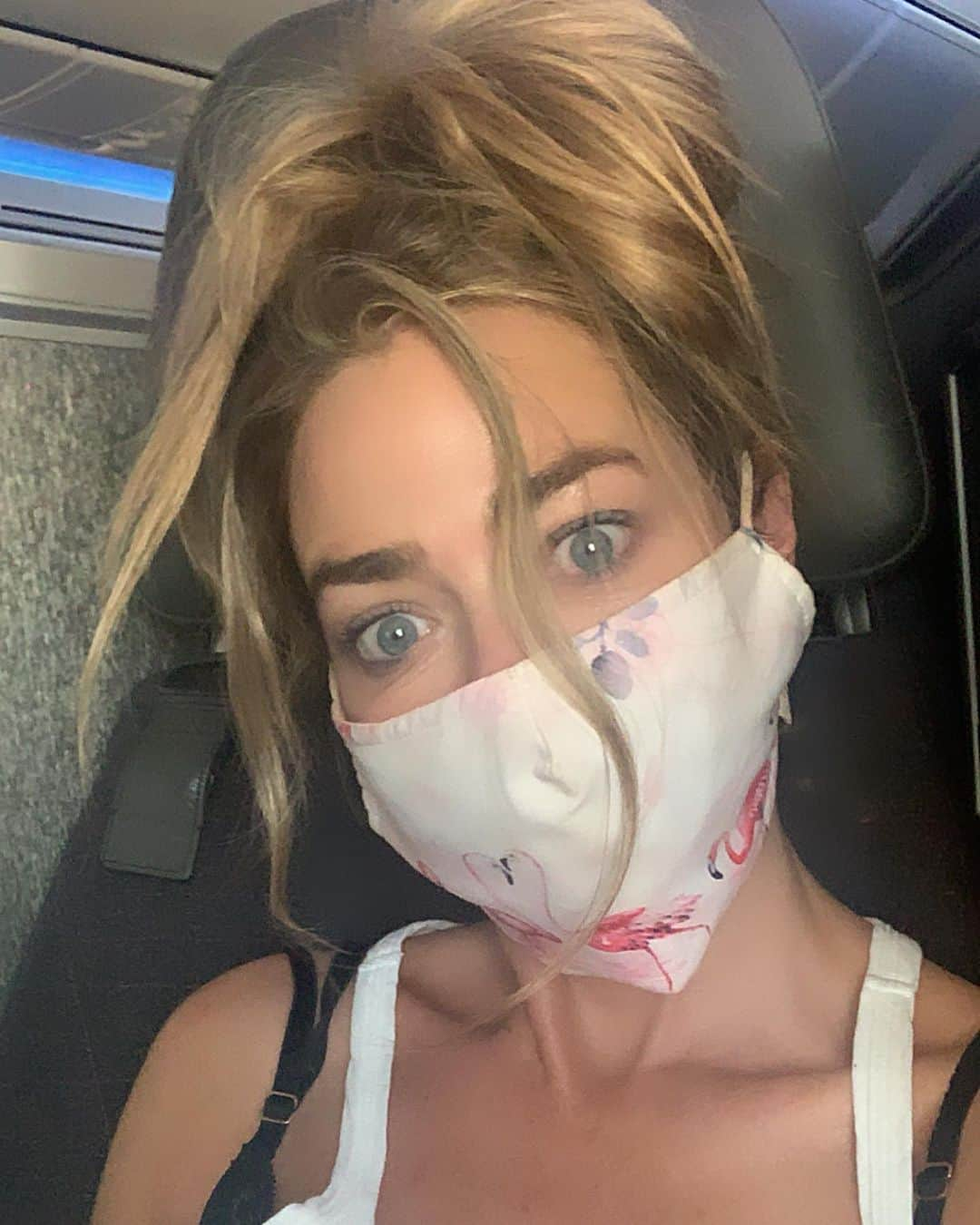 デニス・リチャーズさんのインスタグラム写真 - (デニス・リチャーズInstagram)「Ragamuffin.... on my way to Spain. Back shooting #glowanddarkness started before we were all on lockdown. I’m beyond grateful that my family is healthy & that I get to go back to work on this project, &see new friends I made. Thank you to everyone that jumped through hoops getting me there. It does not go unnoticed🙏🏻💕」8月16日 8時18分 - deniserichards