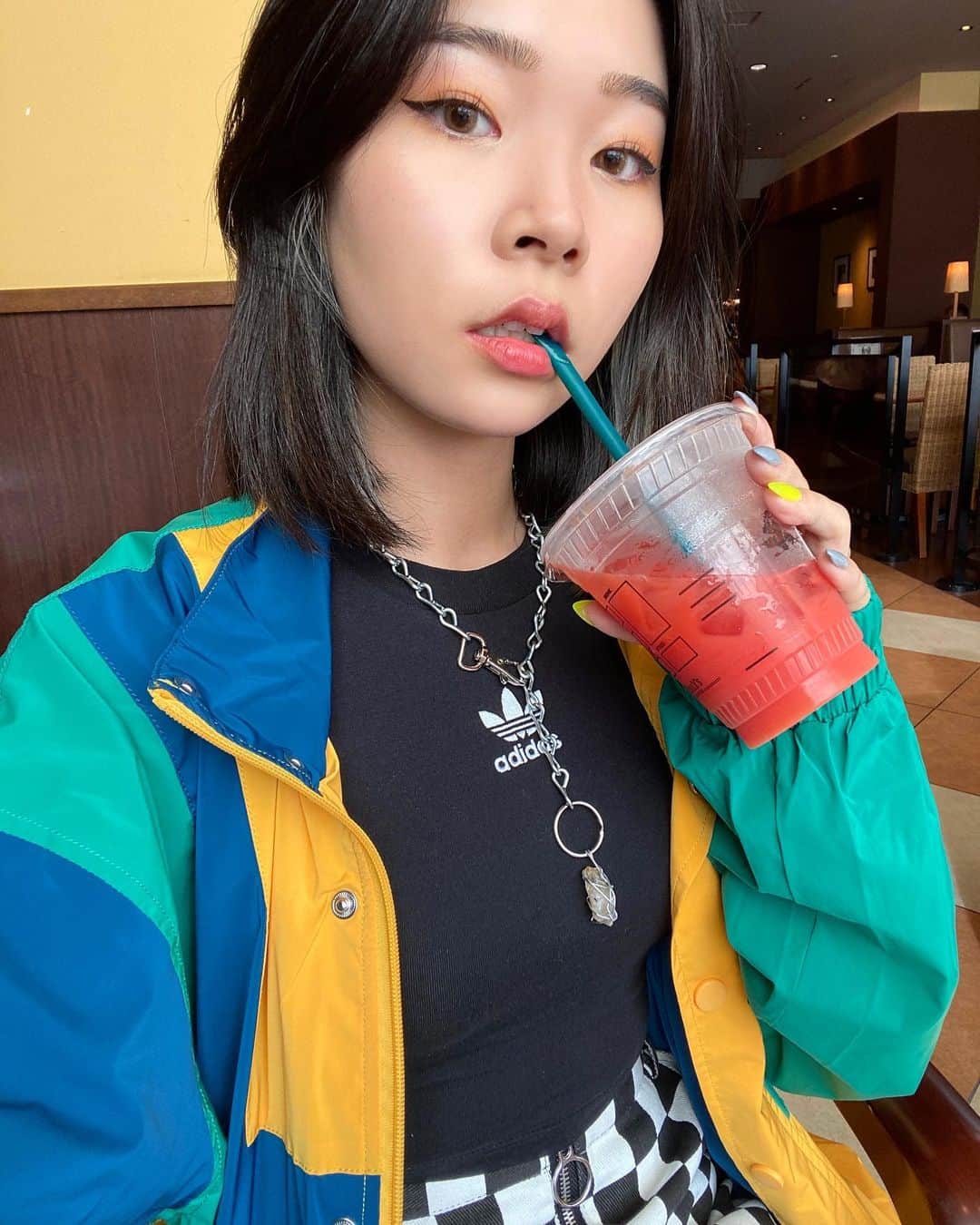 Erisa Seoのインスタグラム：「Sporting the citrine necklace from @tvisionbyt by my girl @tiffanysvision ❤️ Check out her store since she has some of the most beautiful postcards and prints as well 👏 Please support her growing business ✨」