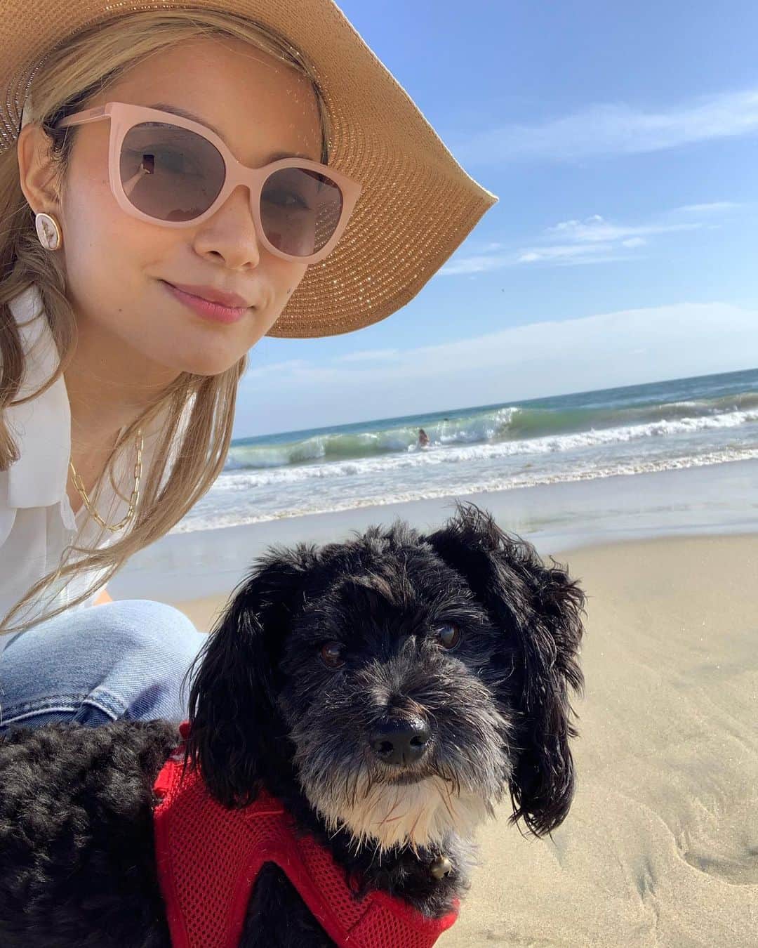 Yukiさんのインスタグラム写真 - (YukiInstagram)「How are you guys escaping the heat? 🥵 And no worries, I was at least 30 feet away from people at the beach 🏝   #californiadreaming」8月16日 8時43分 - yukibomb