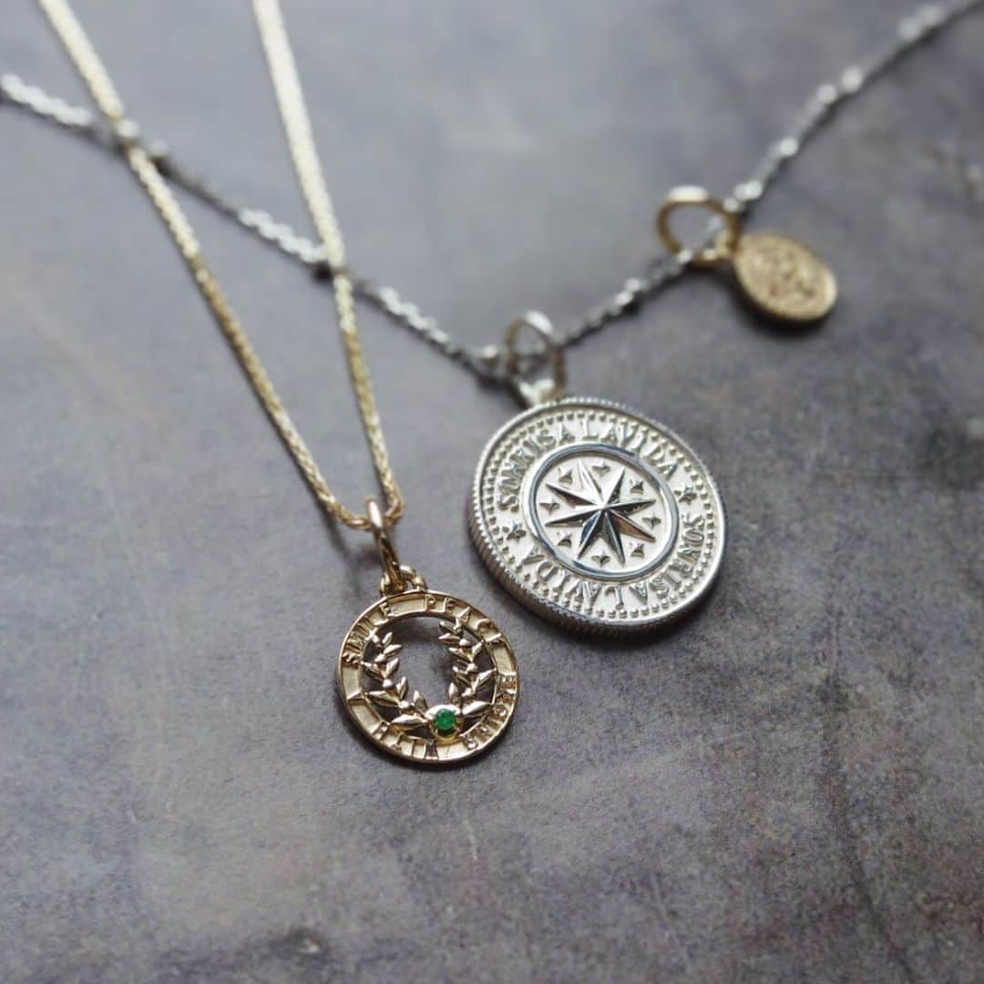 STAR JEWELRY Girlさんのインスタグラム写真 - (STAR JEWELRY GirlInstagram)「New arrivals in coin charm！ 「幸せを呼ぶ」と言われるオリーブモチーフ。エメラルドがファッションのスパイスに♪  #necklace #necklace #olive #オリーブ #emerald #エメラルド #gold #ゴールド #coin #コイン #chain #charm #チャーム #jewelry #ジュエリー #スタージュエリーガール #STARJEWELRYGirl  #lumine #ルミネ #ヒカリエ」8月16日 9時12分 - star_jewelry_girl