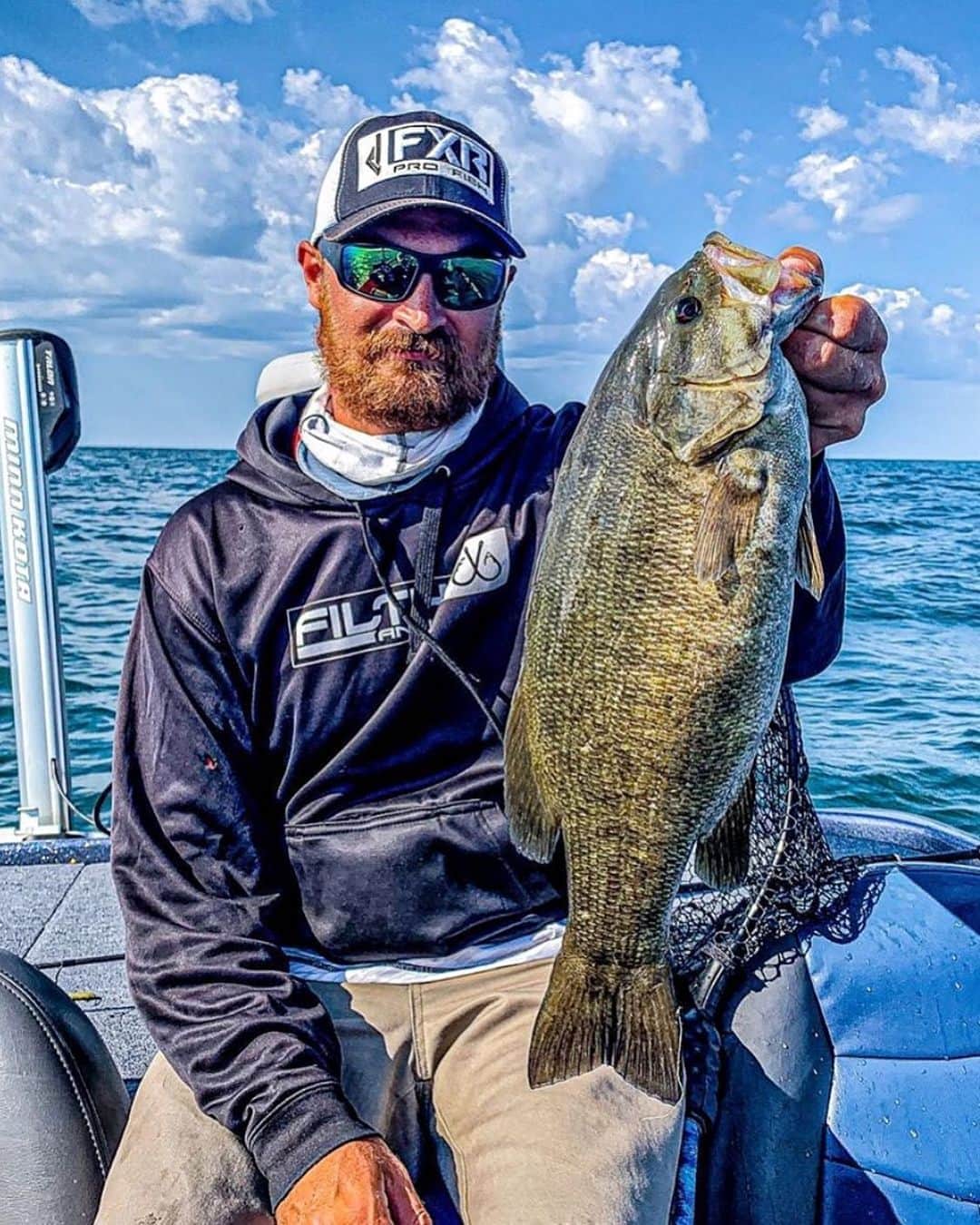 のインスタグラム：「I swear he doesn’t work...🙄 Our buddy Andrew @andrew_knowlton from NH is finishing up a week long fishing trip up on the St. Lawrence River. From what he tells me the fishing has been tough but he has still managed to catch a few good ones including this beast. Guess what, it’s almost hoody season as well, today it was pretty darn cold in New England, 65 degrees, do you have your Filthy Hoodies ready like Andrew? Congrats on the catch buddy you are Certified Filthy - a reminder tag us with #filthyanglers so we can post you on our page! Few hours left on our contest giveaway, 3 posts back! Get on it! www.filthyanglers.com #fishing #smallmouth #filthyanglers #fish #angler #outdoors #bigbass #stlawrenceriver #mlf #flw #nature #anglerapproved #fishingislife #fishordie #bronzeback #boat #largemouthbass」