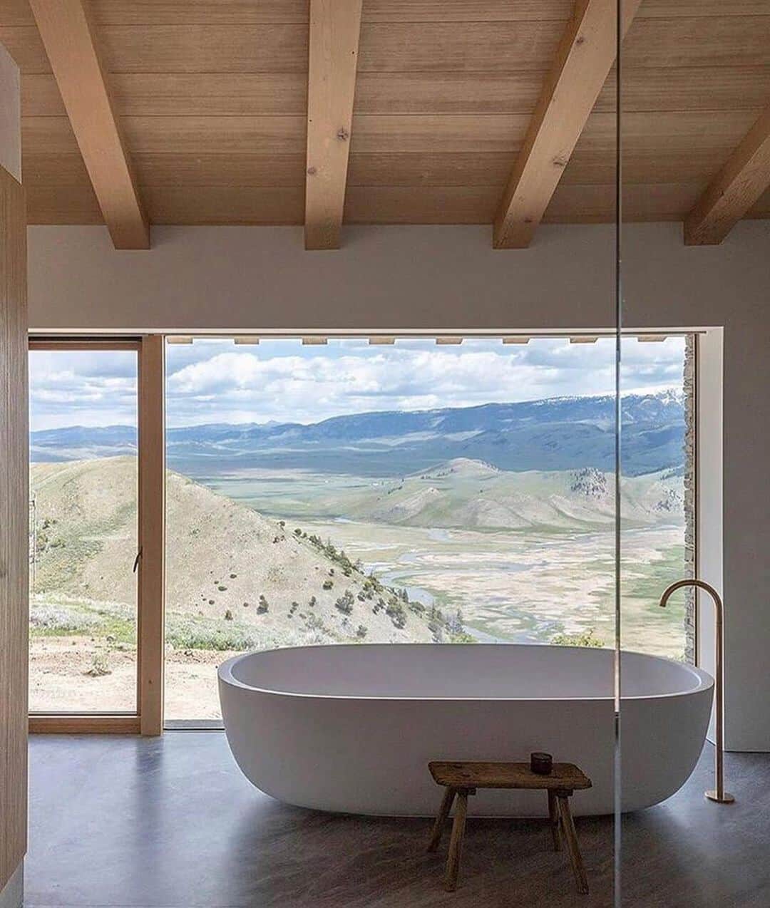 The Cool Hunterさんのインスタグラム写真 - (The Cool HunterInstagram)「Jackson Hole House in Wyoming designed by @mcleanquinlan #swipeleft」8月16日 9時48分 - thecoolhunter_