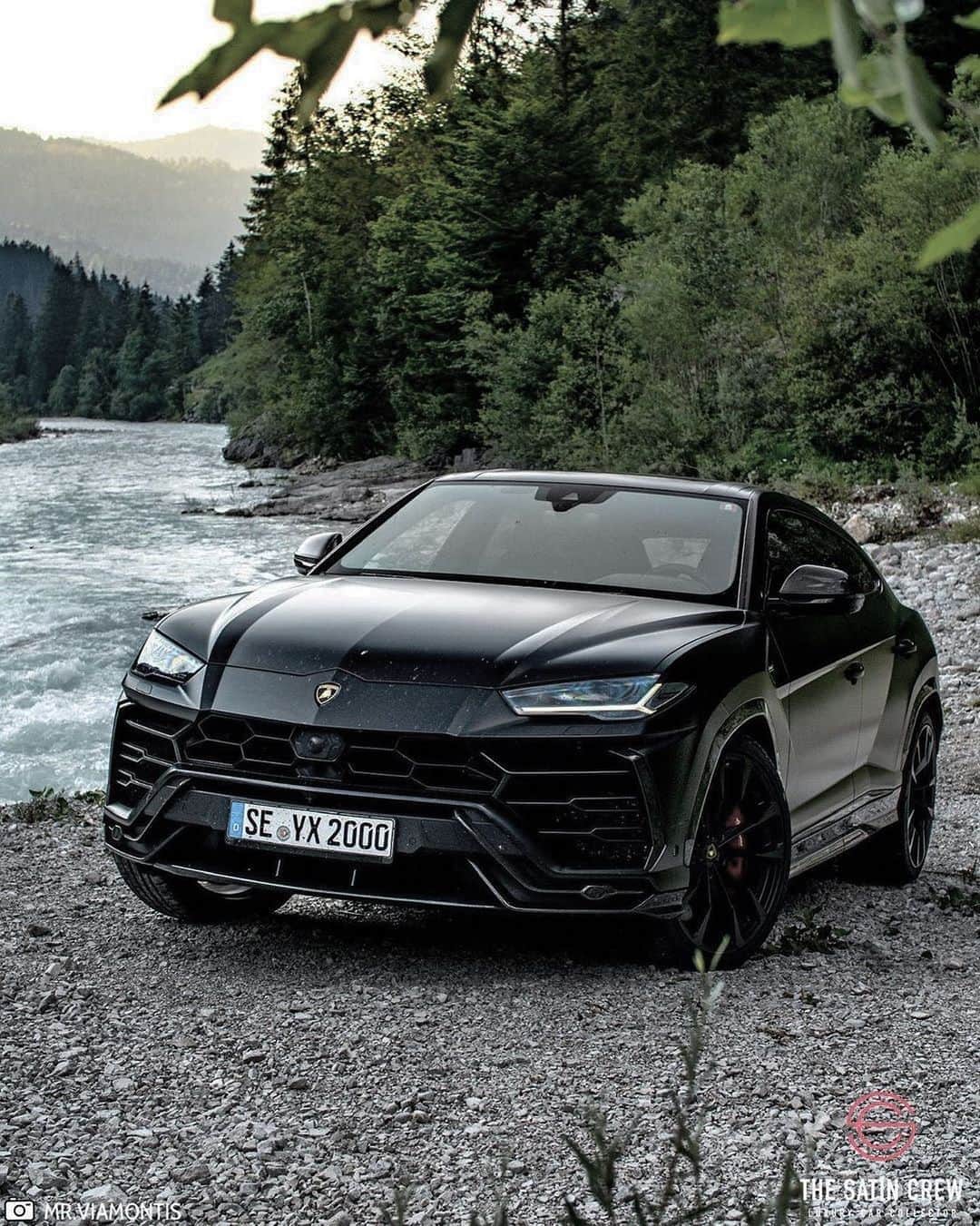 CARLiFESTYLEさんのインスタグラム写真 - (CARLiFESTYLEInstagram)「BEAST MODE. Lamborghini Urus adventures with the @thesatincrew #carlifestyle」8月16日 9時46分 - carlifestyle