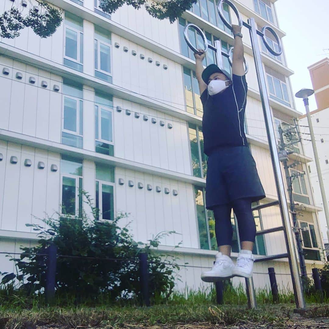 高井俊彦さんのインスタグラム写真 - (高井俊彦Instagram)「これって？ これってアート？ そう思ったけど 公園に遊具と一緒にあるもんやから どうしても どうしても やりたくなって 我慢出来なくなって やりました あってるよね？ 使い方 #名古屋 #仲ノ町公園」8月16日 9時47分 - takai_toshihiko